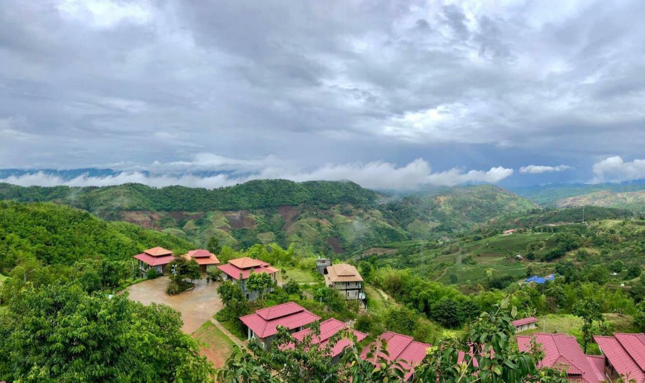 Phumektawan ภูเมฆตะวัน Hotel&Restaurant Сантихири Экстерьер фото